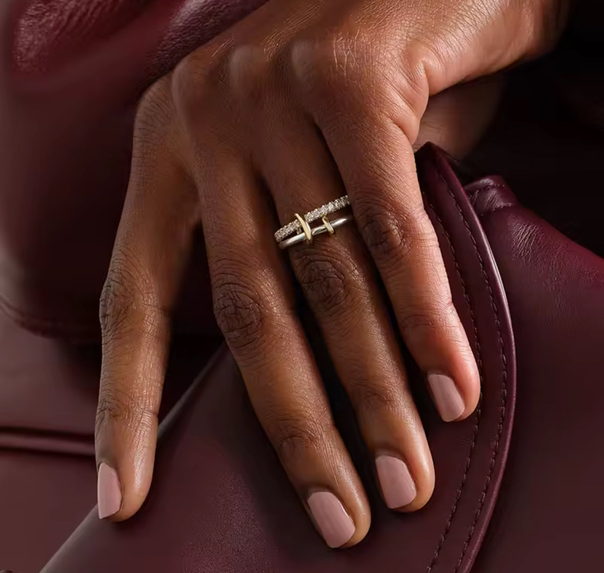 Modernus sidabrinis žiedas